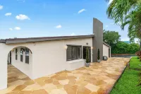 Super 8 by Wyndham Lantana West Palm Beach Отели в г. Бойнтон Бич