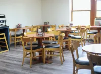 Illini Inn & Suites Hotel - Rantoul/Gifford/Champaign/Urbana - Bữa sáng