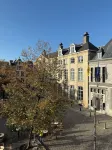 A place - Vrijdagmarkt 1 - 民宿