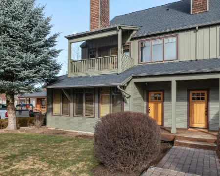 三姐妹步行至市中心姐妹鎮 姊妹城酒店