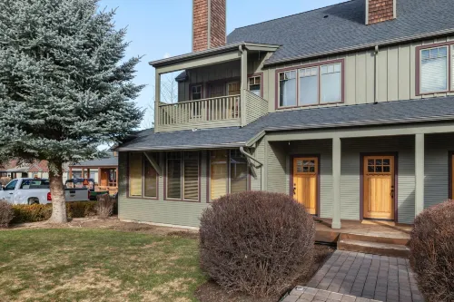 The Three Sisters Walk to Downtown Sisters Hotels in Sisters