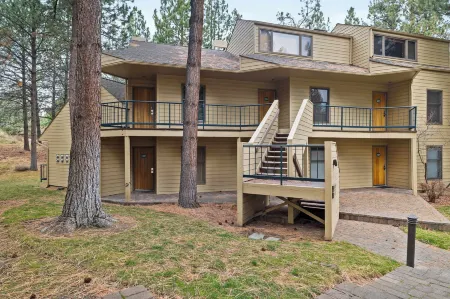 Scenic 1 Bedroom W/Loft at Mount Bachelor Resort!