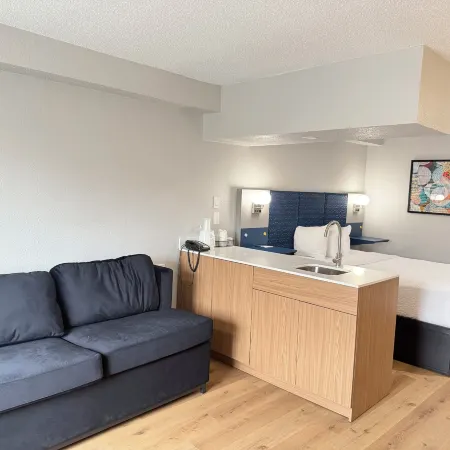 Microtel Inn & Suites by Wyndham Sioux Falls Отели в г. Су-Фолс
