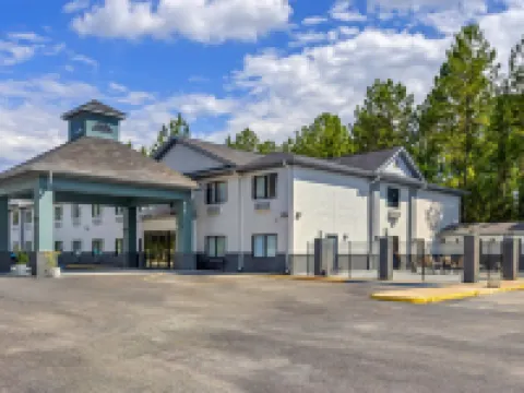 Econo Lodge Hotels in Wayne County