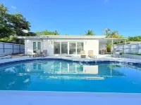 Palm House Near Beach, Game Room, Pool & King Beds Hotels in Wilton Manors