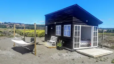 Delightful 1-bedroom Tiny house pet friendly in La Trinchera beach, Maule Hotels in 