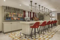 DoubleTree by Hilton Suites Trabzon Yomra - Bar