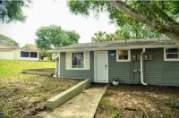 Charming Villa near Disney, pool, 4 beds, sleeps 5