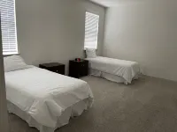 SAMSUNG- Newer Home Close to 130, Samsung & Shopping. 6 Beds, 4 Bedrooms Hotels in Hutto