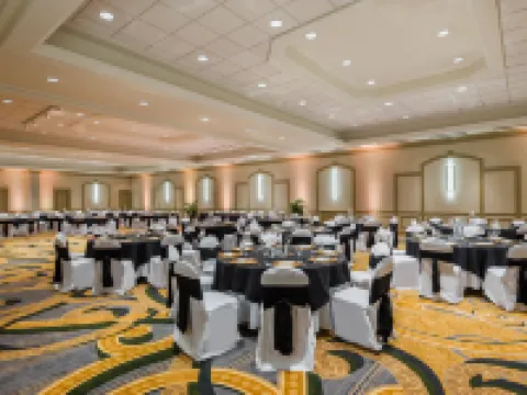 ヒルトン インディアナポリス ホテル & スイーツ インディアナポリスのホテル