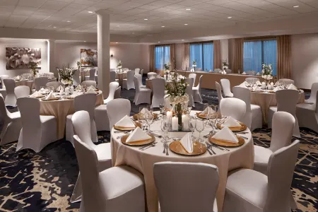 Embassy Suites by Hilton Fort Worth Downtown Отели в г. Форт-Уэрт