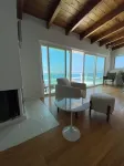 LUXE 2-bedroom Malibu apartment on the sand