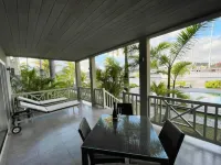 South Point Suite 303 beach front Hotel di Liberta