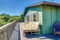 1 Mi to Whiskey Row Home with Fire Pit and Deck - bar