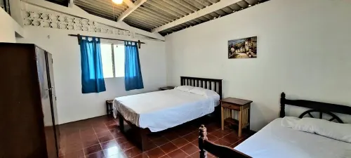 Charming 2-bedroom ocean front house in tranquil Casares with WiFi, cable TV Hotel a Casares