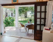 Beach front Mawimbi Studio in stunning garden