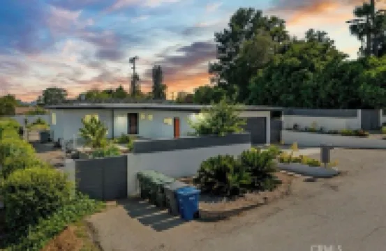 Fallbrook Oasis - Family and dog retreat