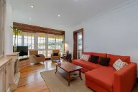 Second floor of house with enclosed property in Baiona. Hotels in Baiona