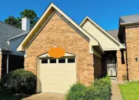 Beautiful 2-Bedroom Townhome with King Size Beds in Cordova Memphis