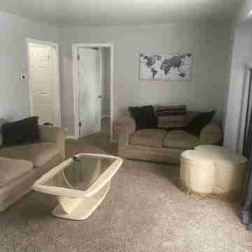 Charming 3-bedroom house with WiFi and AC in Grand Rapids Others