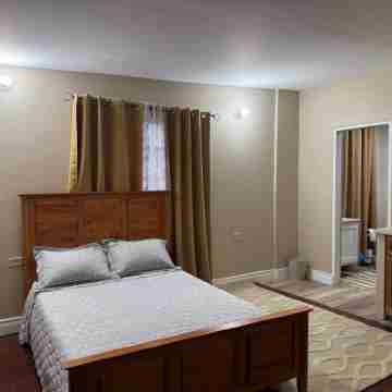 Spacious 3-bedroom apartment with WiFi, AC in lovely Port of Spain Rooms