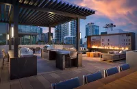 NEW Upscale Downtown San Diego Stay Queen Bed Pool Sauna