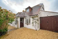 Green Leaves Bembridge 200 Yards From The Beach, 4 Bedrooms, 2 Bathrooms Hotel a Bembridge