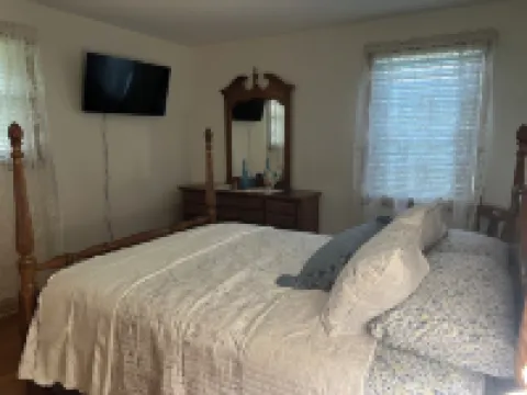 Charming 3-bedroom house located in Cottontown just 20 miles from Nashville