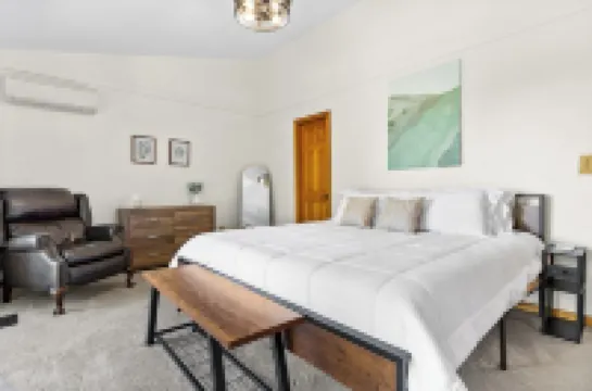 Mountain-Top Adventure meets Picturesque Retreat