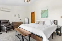 Mountain-Top Adventure meets Picturesque Retreat