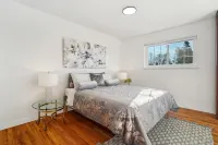 Luxury Retreat near beaches, Only 12 miles to Seattle