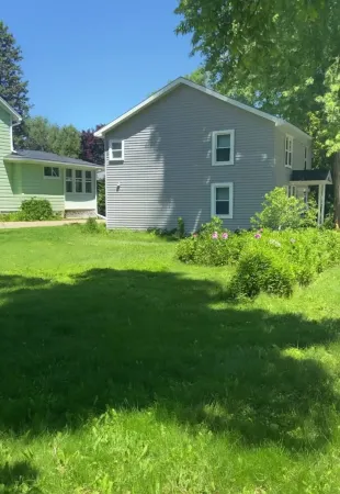 3-bedroom house in lovely Oshkosh with AC
