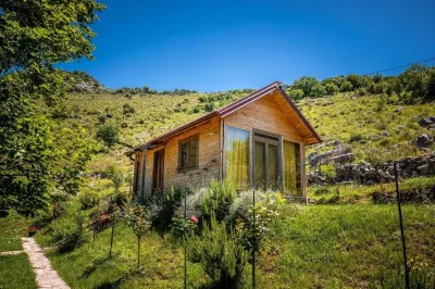 Charming 1-bedroom cottage in marvelous Zeta with WiFi, AC Hotels in 