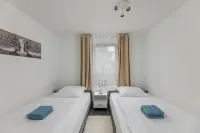 Rob's Flat: Bright 3-Room Apartment for up to 6 People, 2 Minutes to the S-Bahn Hotels in Weil der Stadt