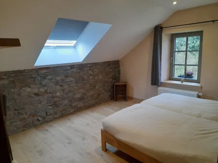 Le Refuge De Julia Отели в г. Ла Рош-ан-Арден