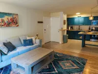 The Cozy Gator-Walk to Shands, UF & Gators 2BR