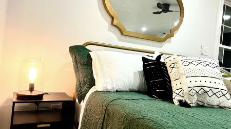 Cozy, new and modern guesthouse. Don’t get a hotel, get a VILLA!