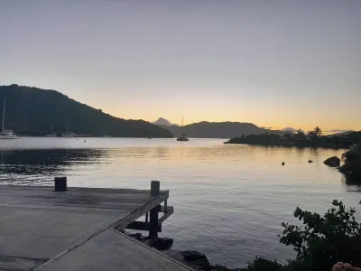 Little Harbour Mariner Villa- Luxurious -1BR-1Bath Apt. Hotels in 