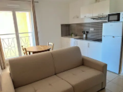 Charming downtown studio