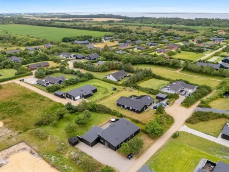 "Weike" - 950m to the Fjord Отели в г. Тарм