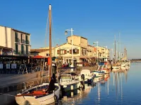 Stunning village house in centre of Marseillan less than 10 mins walk from port. Hotel a Marseillan
