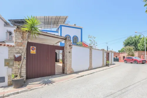 Rural House in Seville with Private Pool Villa Montecármelo, Sanlúcar la Mayor