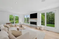 4-bedroom modern beach house in lovely Hampton Bays