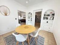 Lovely 3-bedroom house in South Gate Hotels in South Gate