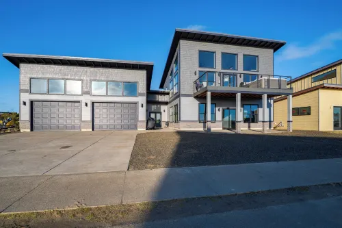 Steps to Shore Family Beach Getaway in Westport - 4-Star