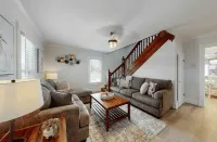 Summer Breeze Отели рядом с достопримечательностью «Explore OC»