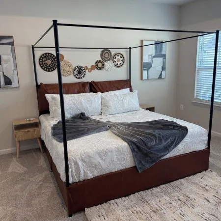 J cornerstone Modern House Charming 3 room townhome in delightful Fredericksburg