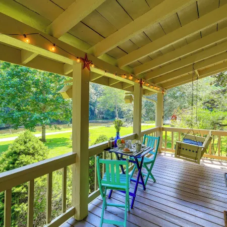 Riverside Cabin Near West Jefferson!