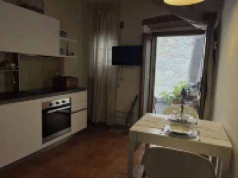 Cozy and quiet apartment in historic village with sea view