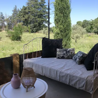 Petite Maison de Pierres au Coeur des Champs Hotels in Lagnes